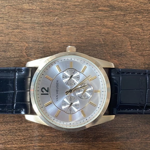 Watch - Picture 2 of 2